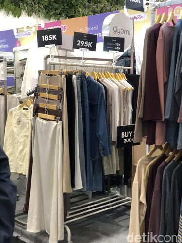 Locapop Bazar busana siap pakai dan aksesori, Locapop kembali digelar mulai dari 29 Oktober hingga 2 November 2025 di AEON Tanjung Barat, lantai 5.