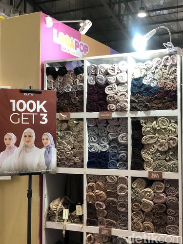 Locapop Bazar busana siap pakai dan aksesori, Locapop kembali digelar mulai dari 29 Oktober hingga 2 November 2025 di AEON Tanjung Barat, lantai 5.