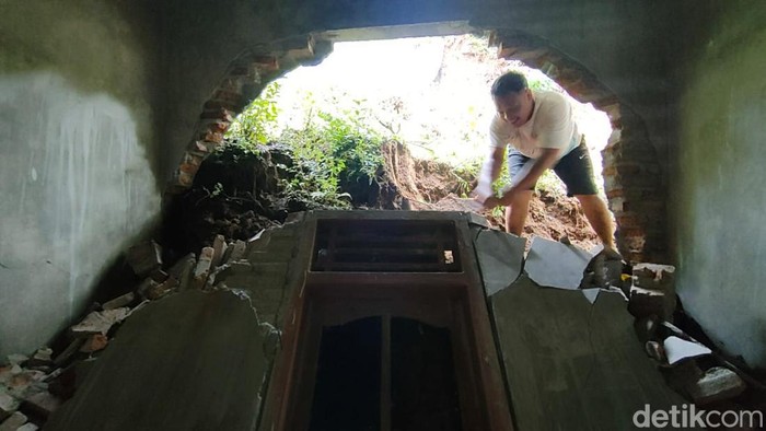 Rumah Warga Kokap Kulon Progo Jebol Diterjang Longsor