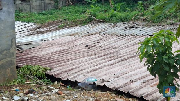 Mata air di daerah Sentul, Bogor untuk kebutuhan air minum galon isi ulang. (CNBC Indonesia/Chandra Dwi Pranata)