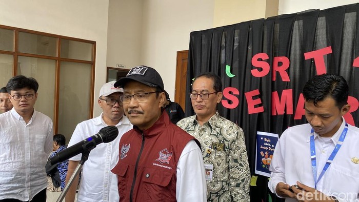 Mentri Sosial Gus Ipul Pihaknya juga menyiapkan santunan untuk warga yang tewas akibat banjir, Rabu (29/10/2025).