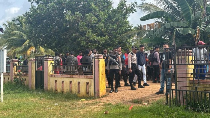 Merauke Remaja pria bernama Yakobus Alalong (19) di Kabupaten Merauke, Papua Selatan, tewas diduga dianiaya pria inisial SG usai terlibat cekcok di sebuah acara. P