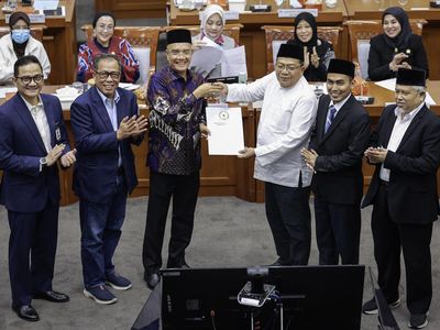 Momen DPR dan Pemerintah Sepakati Biaya Penyelenggaraan Ibadah Haji 2026