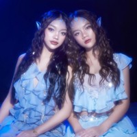 Penampilan Naura dan Neona pun banjir pujian netizen. glowing duo, tulis salah satu komentar. Omg you’re unreaaaal, tambah netizen lain. Foto: Instagram/@naura.ayu