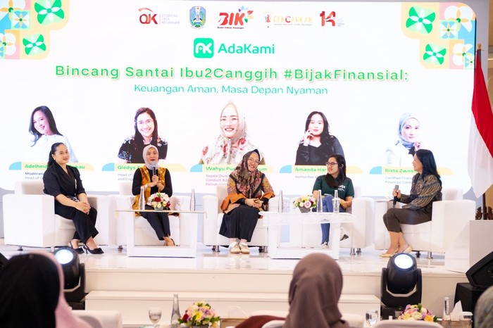 OJK & AdaKami Dorong Literasi Keuangan Perempuan di FinExpo Surabaya 2025 OJK & AdaKami Dorong Literasi Keuangan Perempuan di FinExpo Surabaya 2025