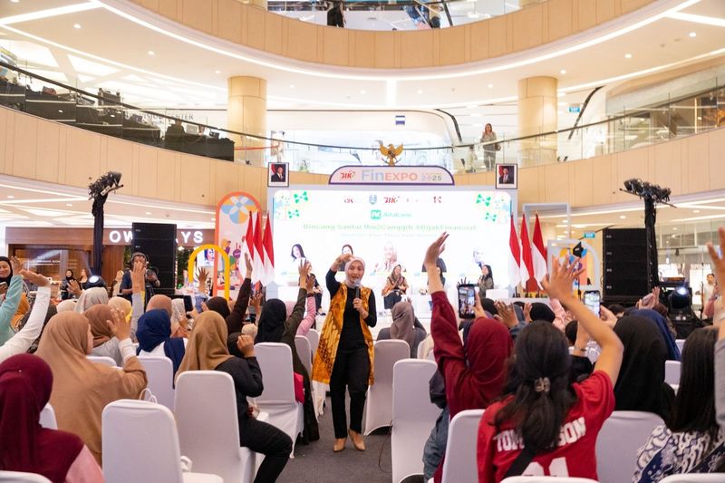 OJK & AdaKami Dorong Literasi Keuangan Perempuan di FinExpo Surabaya 2025 OJK & AdaKami Dorong Literasi Keuangan Perempuan di FinExpo Surabaya 2025