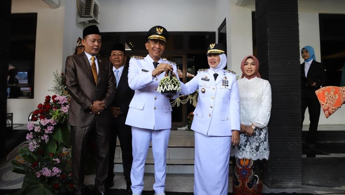 Plemkab Bojonegoro Bupati Bojonegoro Wahono Setyo dan Wabup Nurul Azizah