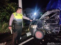 Mobil Pikap Keluar Jalur Tabrak Bus di Parepare, Sopir Luka-luka