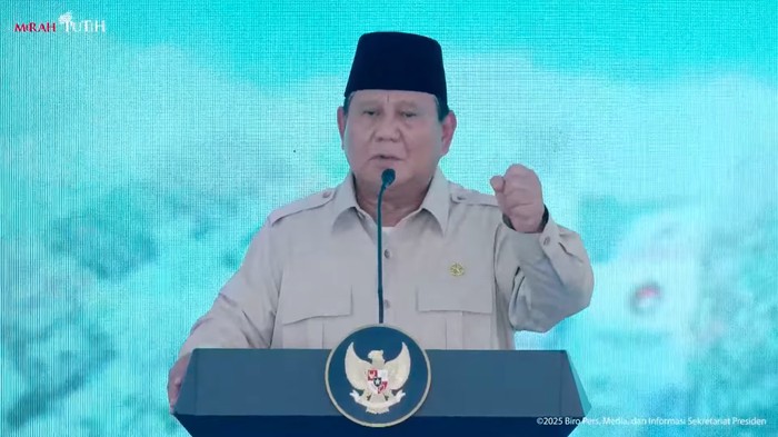 Presiden Prabowo Subianto memberi sambutan di acara pemusnahan barang bukti berbagai jenis narkoba seberat 214,84 ton di Lapangan Bhayangkara Polri (YouTube Setpres) Presiden Prabowo Subianto memberi sambutan di acara pemusnahan barang bukti berbagai jenis narkoba seberat 214,84 ton di Lapangan Bhayangkara Polri (YouTube Setpres)