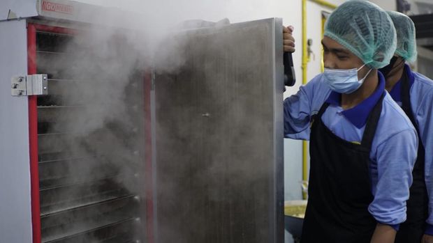 Proses memasak dan mengolah di dapur SPPG Polres Lubuklinggau. Proses memasak dan mengolah di dapur SPPG Polres Lubuklinggau.