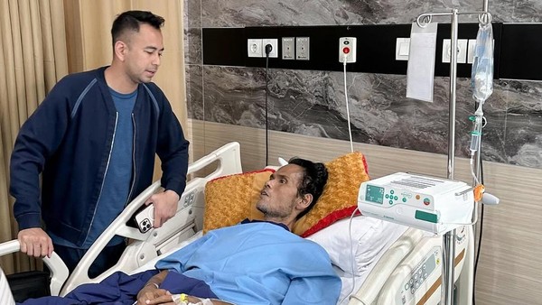 Raffi Ahmad Kabarkan Fahmi Bo Kini Bisa Gerakan Kaki, Kemarin Cuma Tiduran
