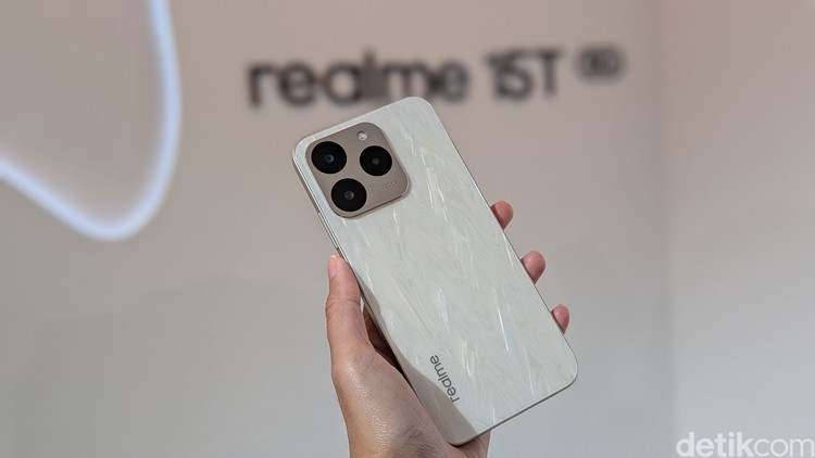 Realme 15T Realme 15T