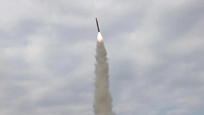 The sea-to-surface missiles were launched vertically on Oct 28 from the Yellow Sea and flew for more than two hours, state news agency KCNA said.

PHOTO: AFP
