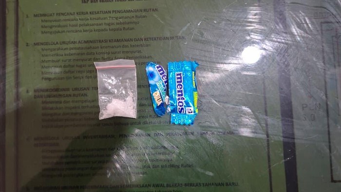 Sabu-sabu yang dikemas permen gagal edar di Rutan Balikpapan. Sabu-sabu yang dikemas permen gagal edar di Rutan Balikpapan.