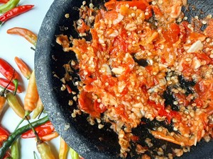 Resep Sambal Bawang yang Pedas Buat Pelengkap Ayam Goreng