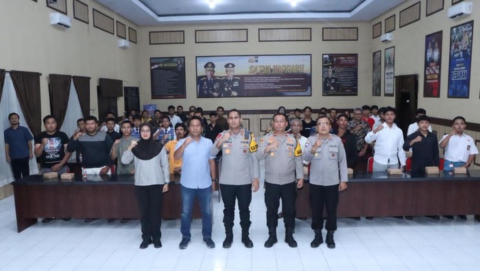 Sebanyak 23 anak perusuh dikembalikan kepada orangtuanya Sebanyak 23 anak perusuh dikembalikan kepada orangtuanya