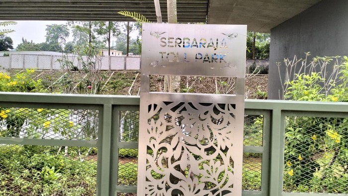 Serbaraja Toll Park The Breeze BSD Tangerang