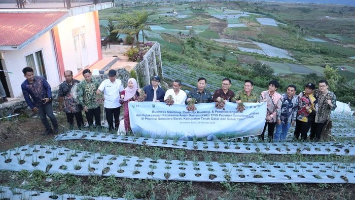 Sumsel dan Sumbar jalin kerja sama lewat komoditas bawang merah. Sumsel dan Sumbar jalin kerja sama lewat komoditas bawang merah.