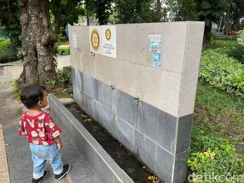 Taman Flora Bratang Surabaya