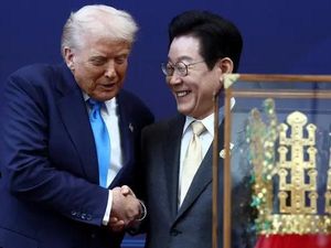 Asa Korsel Agar Trump Turun Tangan di Semenanjung Korea
