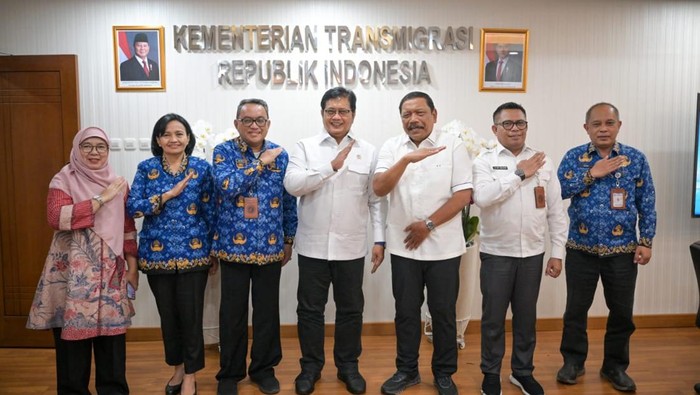 Wakil Gubernur Bengkulu, Mian, menggelar pertemuan dengan Wakil Menteri Transmigrasi Viva Yoga Mauladi Wakil Gubernur Bengkulu, Mian, menggelar pertemuan dengan Wakil Menteri Transmigrasi Viva Yoga Mauladi
