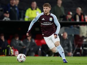 Elliott Jarang Main Gegara Villa Tak Mau Tebus dari Liverpool?