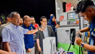 Bahlil Turunkan Tim ESDM ke Jatim Usut Dugaan BBM Dicampur Air Bahlil Turunkan Tim ESDM ke Jatim Usut Dugaan BBM Dicampur Air