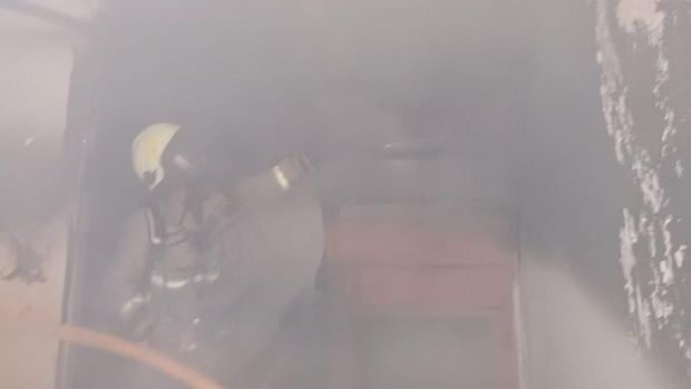 Bangunan ruko berlokasi di Pasar Baru, Jakarta Pusat kebakaran. Puluhan personel damkar dikerahkan ke TKPi. (dok Gulkarmat DKI) Bangunan ruko berlokasi di Pasar Baru, Jakarta Pusat kebakaran. Puluhan personel damkar dikerahkan ke TKPi. (dok Gulkarmat DKI)