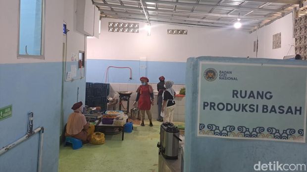 Energi listrik penyokong utama aktivitas di dapur MBG Prabumulih Timur. Energi listrik penyokong utama aktivitas di dapur MBG Prabumulih Timur.