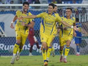 Barba dan Matricardi, Tembok Kembar yang Menjaga Asa Juara Persib