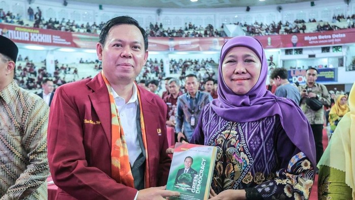 Gubernur Jatim Khofifah Indar Parawansa Gubernur Jatim Khofifah Indar Parawansa