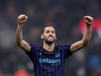 Hakan Calhanoglu Berambisi Bawa Inter Milan Kembali Dominasi Serie A