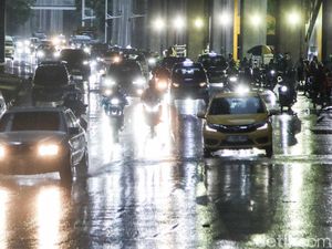 Imbauan Kemenkes di Tengah Cuaca Ekstrem Sepekan ke Depan, Siapkan Starter Kit Ini