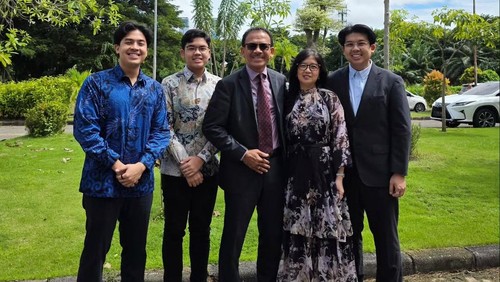 Ayah Jerome Polin meninggal dunia.