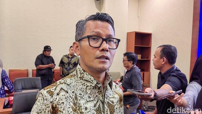Juru Bicara Kemenperin, Febri Hendri Antoni Arief Juru Bicara Kemenperin, Febri Hendri Antoni Arief