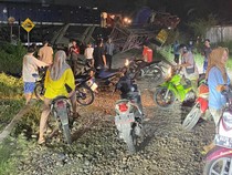 Truk Bawa Crane Ditabrak Kereta Api di Prabumulih