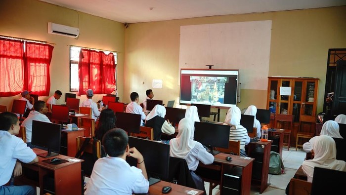 Kelas Bahasa Asing Virtual di Kalteng kini ajarkan bahasa Portugis sesuai arahan Presiden Prabowo.