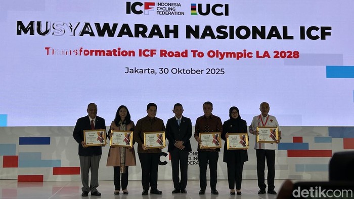 Listyo Sigit Prabowo, Munas PB ISSI Kapolri Jenderal Listyo Sigit Prabowo menegaskan misi meningkatkan prestasi balap sepeda Indonesia, sekaligus lebih fokus sebagai Ketua Umum Pengurus Besar Ikatan Sport Sepeda Indonesia (PB ISSI).