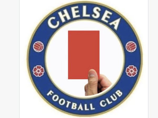 Meme Chelsea Hobi Banget Koleksi Kartu Merah