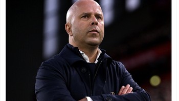 Akun ini meminta fans Liverpool untuk bersabar dengan Arne Slot. Foto: X.com