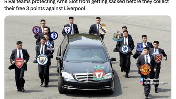 Meme tim rival melindungi Arne Slot agar tidak dipecat, supaya mereka bisa meraih 3 poin lawan Liverpool. Foto: X.com
