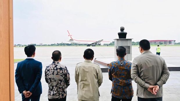 Momen Gibran hingga Dasco Antar Prabowo Bertolak ke Korsel Presiden Prabowo Subianto bertolak ke Korea Selatan dari Lanud Halim Perdanakusuma. (Instagram/Sekretariat Kabinet)