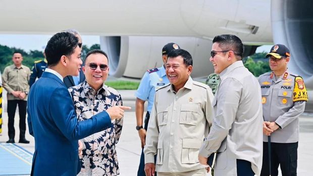Momen Gibran hingga Dasco Antar Prabowo Bertolak ke Korsel Presiden Prabowo Subianto bertolak ke Korea Selatan dari Lanud Halim Perdanakusuma. (Instagram/Sekretariat Kabinet)