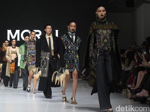 Punk Hingga Glamor, Ketika Tenun Diolah 4 Desainer Mitra CTI di JFW 2026