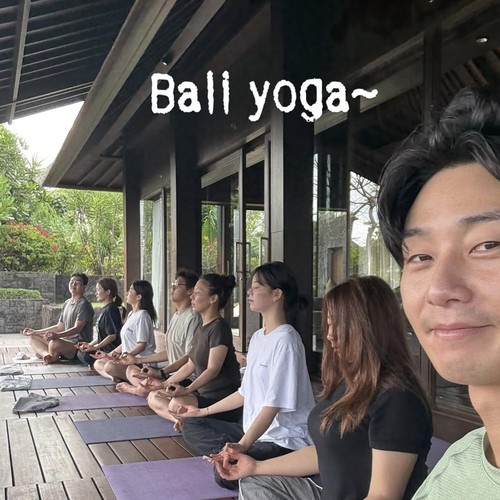 Park Seo Joon membahikan aktivitasnya di Bali. (tangkapan layar story Park Seo Joon, @bn_sj2013)