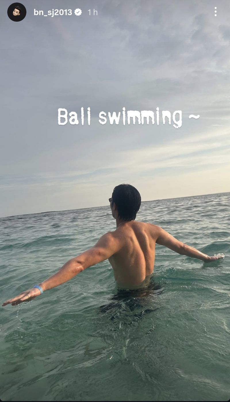 Park Seo Joon membahikan aktivitasnya di Bali. (tangkapan layar story Park Seo Joon, @bn_sj2013) Park Seo Joon membahikan aktivitasnya di Bali. (tangkapan layar story Park Seo Joon, @bn_sj2013)