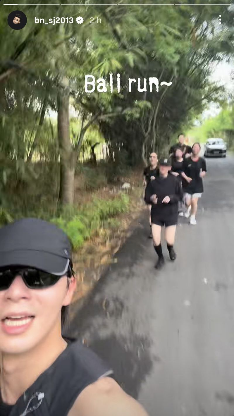 Park Seo Joon membahikan aktivitasnya di Bali. (tangkapan layar story Park Seo Joon, @bn_sj2013) Park Seo Joon membahikan aktivitasnya di Bali. (tangkapan layar story Park Seo Joon, @bn_sj2013)