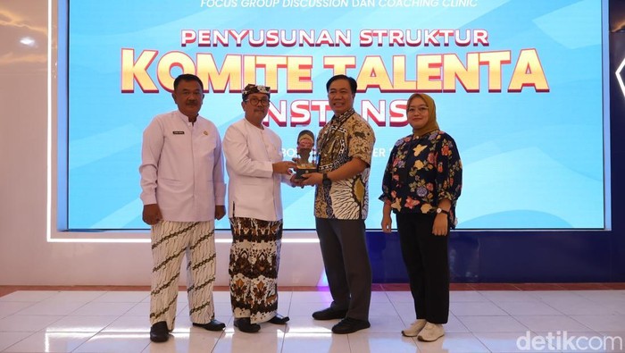 Pelaksanaan coaching clinic oleh Kemenpan RB di Kabupaten Cirebon Pelaksanaan coaching clinic oleh Kemenpan RB di Kabupaten Cirebon