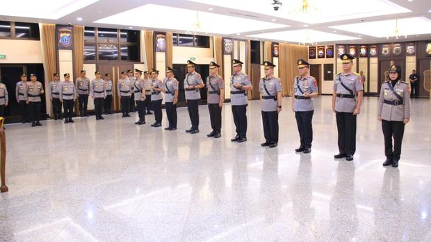 Pelantikan Kapolda Baru hingga Kadivkum Polri Pelantikan Kapolda Baru hingga Kadivkum Polri