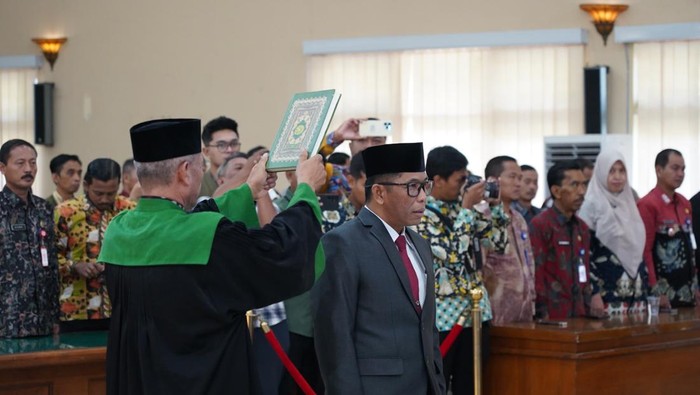 Pelantikan Sekda Pemkab Bojonegoro Edi Susanto dilantik Bupati Setyo Wahono jadi Sekda Pemkab Bojonegoro